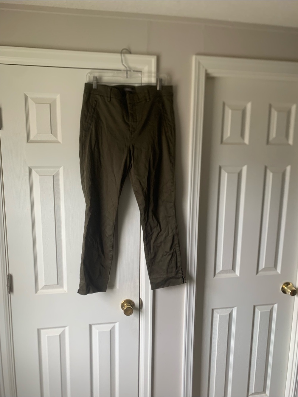 Level 99 women’s Olive Chinos